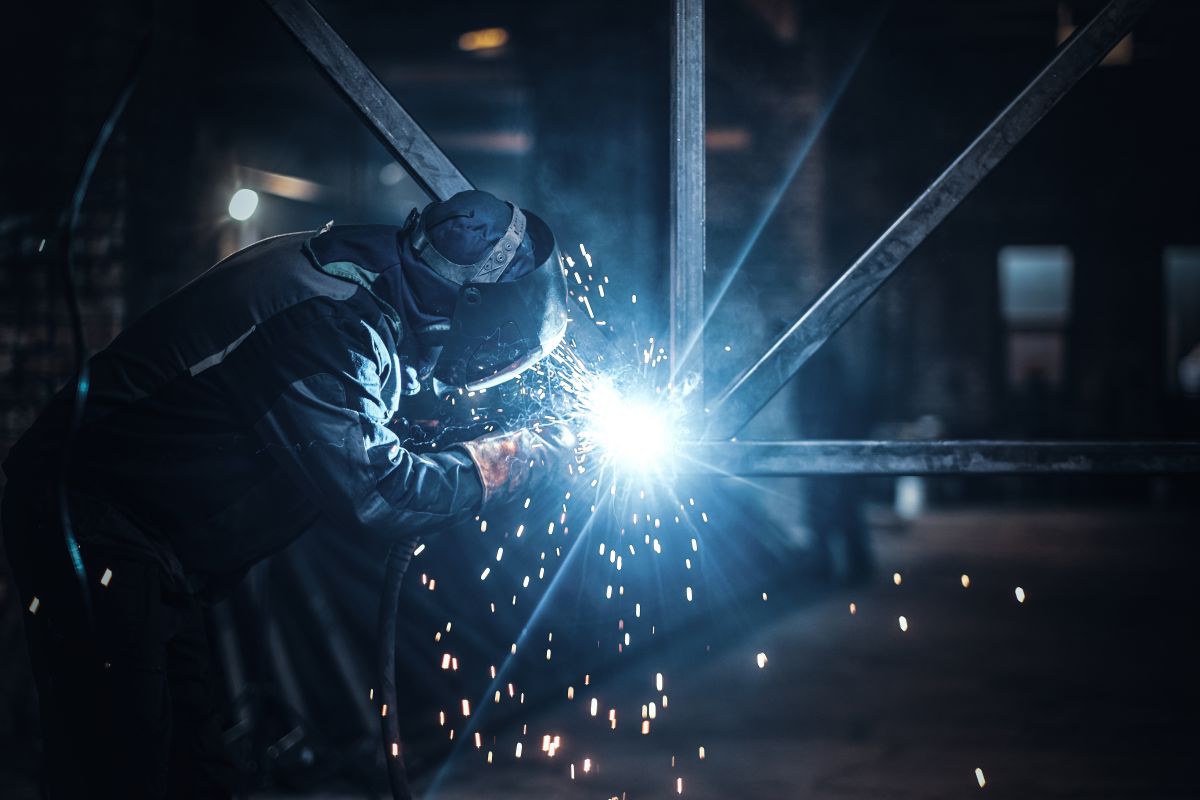 Conheça os diferentes materiais utilizados na serralheria e como selecionar o melhor para seus projetos